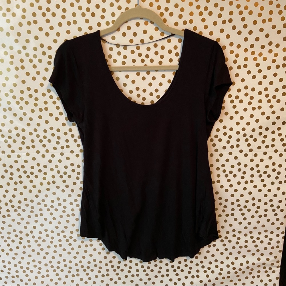 Black dip front and back shirt